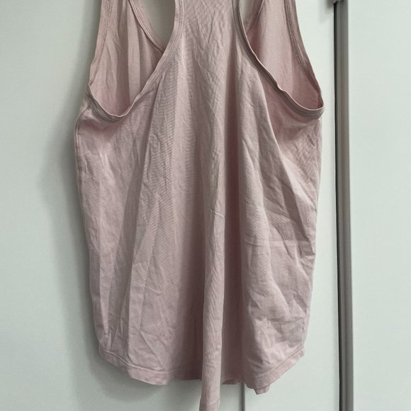 Soft pink lululemon lightweight tank top in great condition - Picture 5 of 5